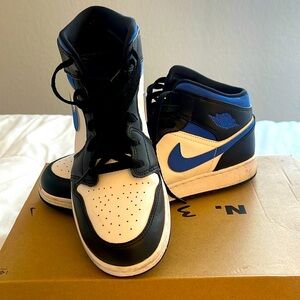 Nike Air Jordan 1 Mid